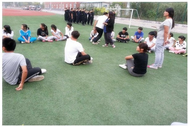 游戏中的外联部部员们