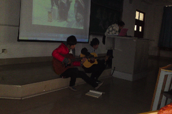 吉他社友情出演