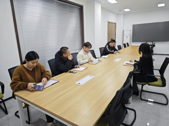 商学院实验教学中心召开学期末工作总结暨下学期工作规划会议