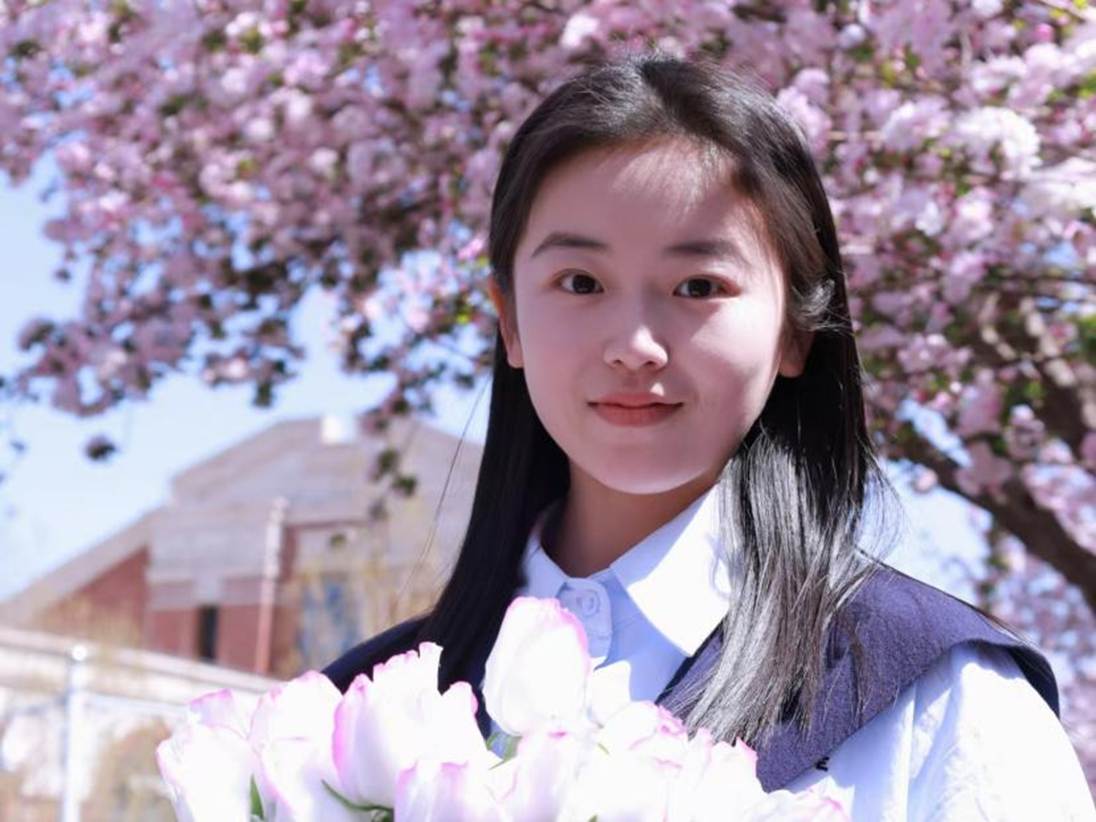任彩菂